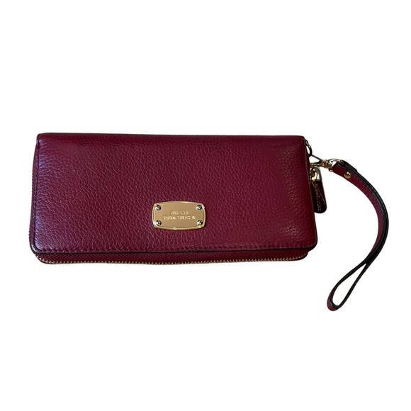 Michael Kors Medium Zip Around Wallet Wristlet Jet Set Red Cherry Color Leather - Picture 2 of 7